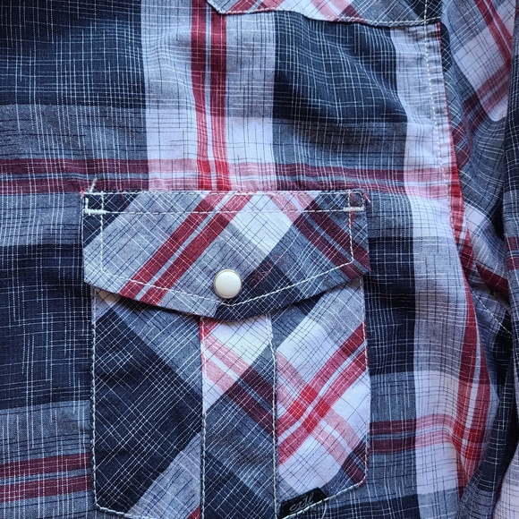 Modern Western Style Dress Shirt Size Medium - Picture 3 of 3